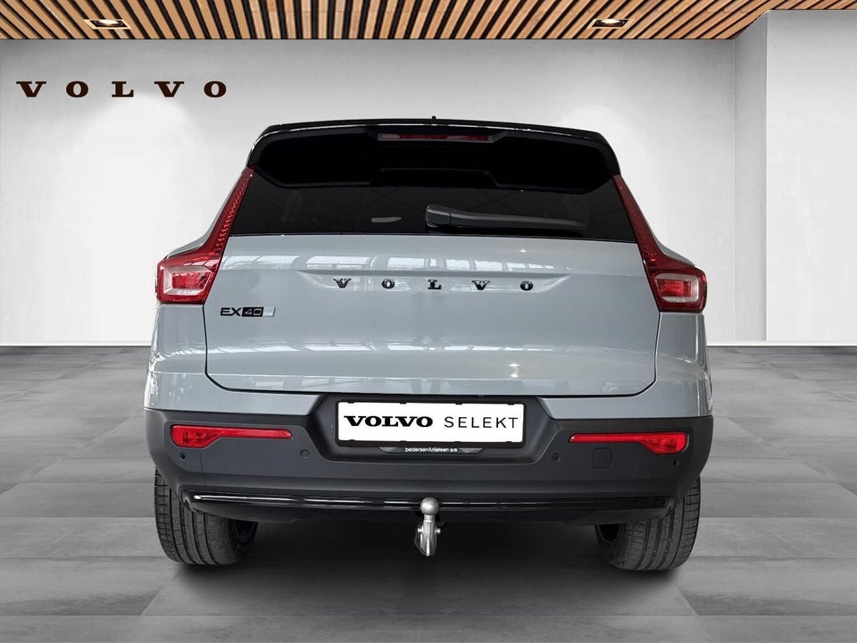 Volvo EX40 Extended Range Black Edition 5d