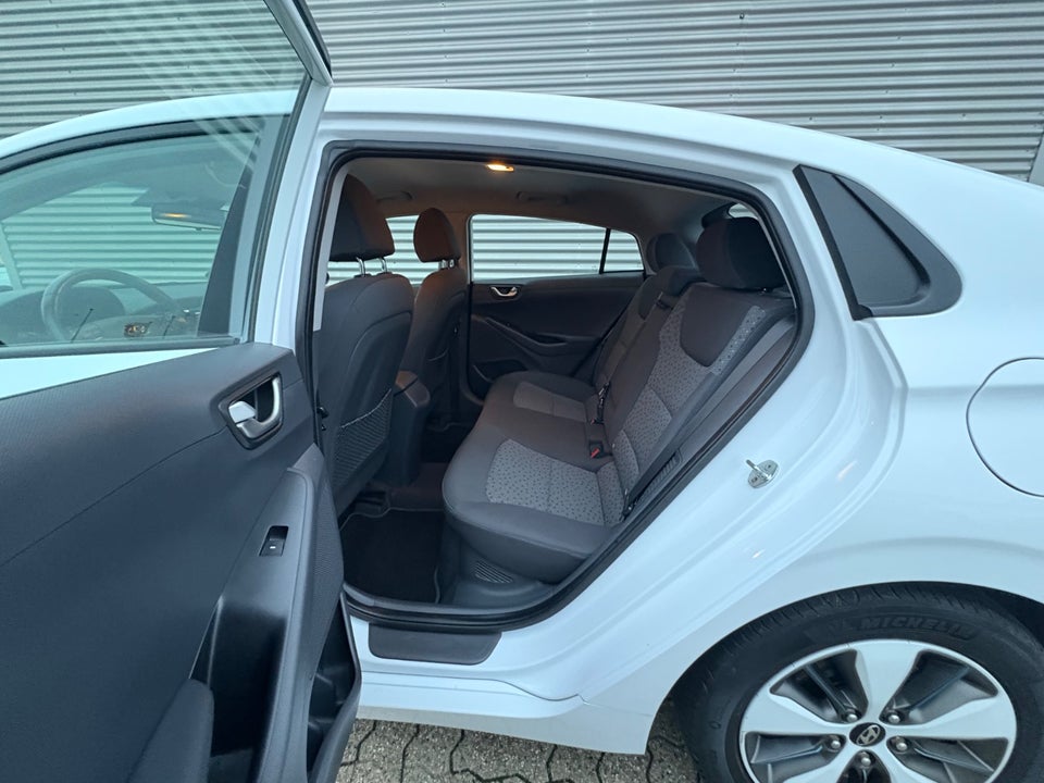 Hyundai Ioniq 1,6 PHEV Trend DCT 5d