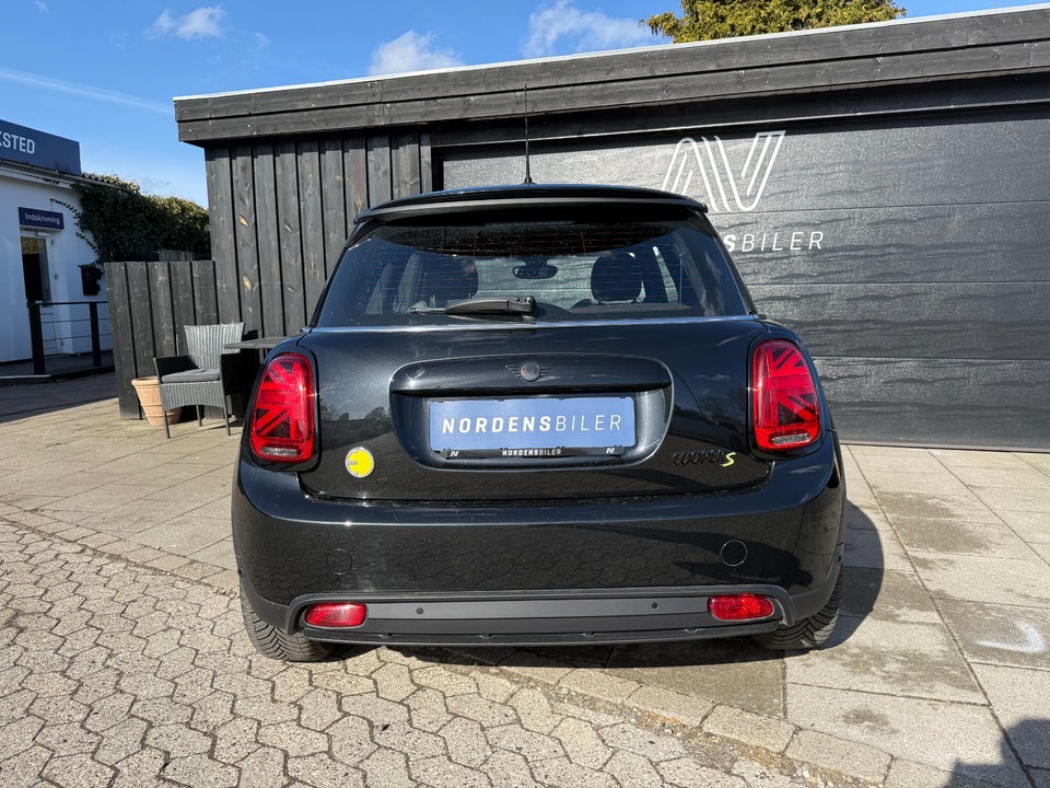 MINI Cooper SE Classic Trim 3d