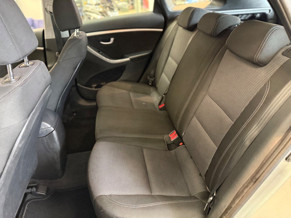 Hyundai i30 1,6 CRDi 110 XTR Eco 5d