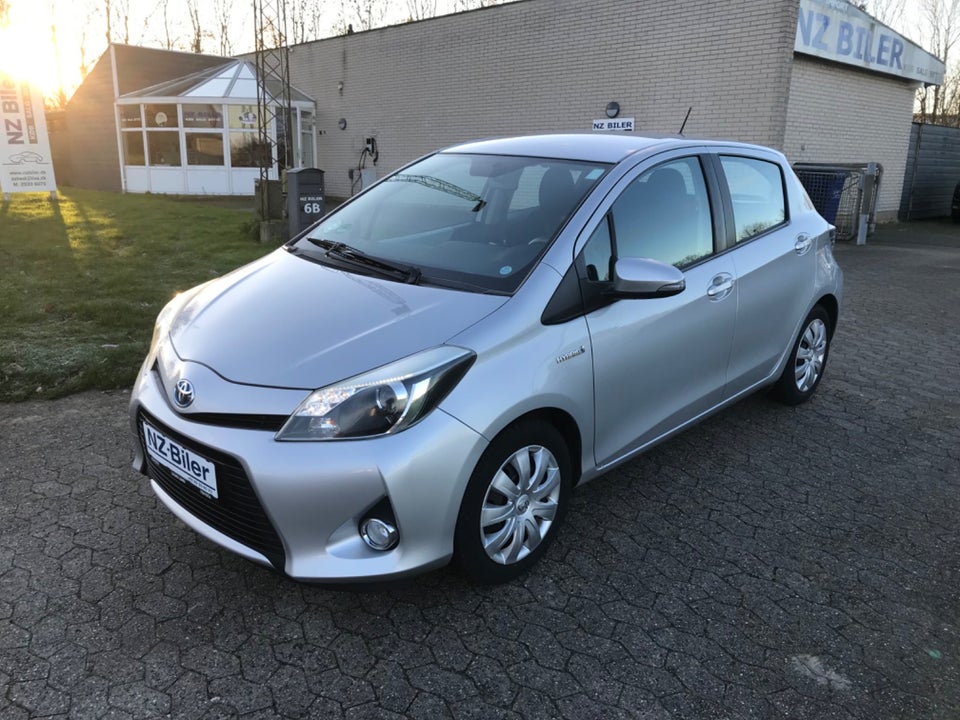 Toyota Yaris 1,5 Hybrid H2 Touch CVT 5d