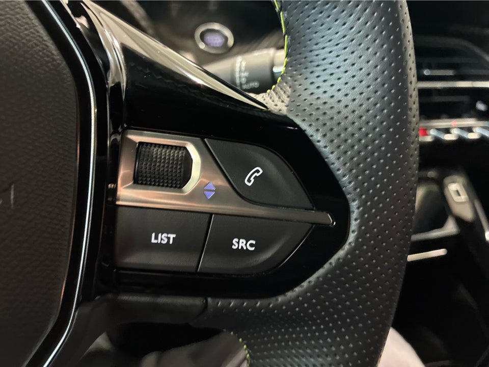 Peugeot e-208 50 GT 5d