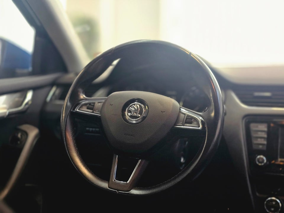 Skoda Octavia 1,8 TSi 180 Elegance Combi 5d