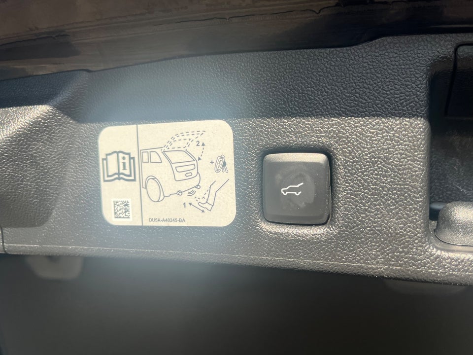 Ford Kuga 2,5 PHEV Vignale CVT 5d