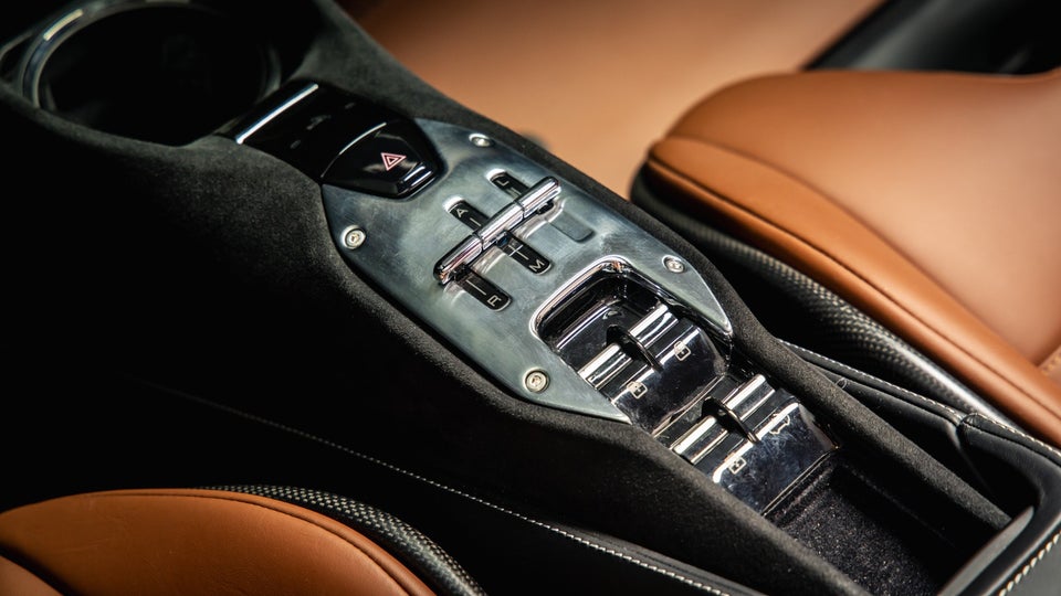 Ferrari SF90 Spider 4,0 DCT 2d