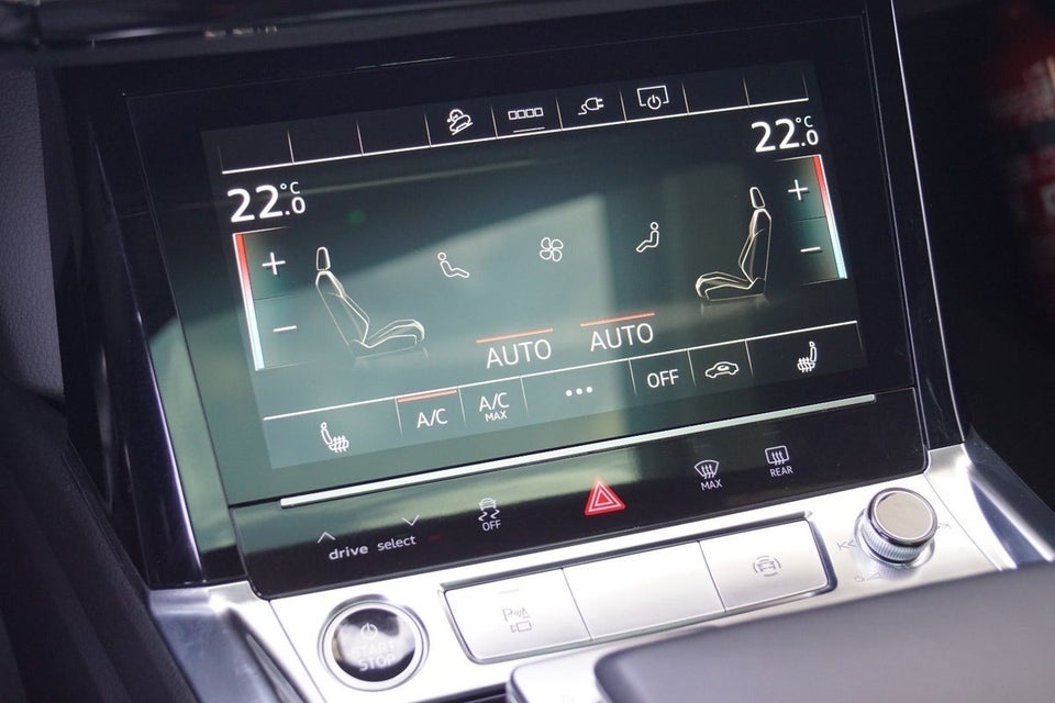 Audi Q8 e-tron 55 S-line quattro 5d