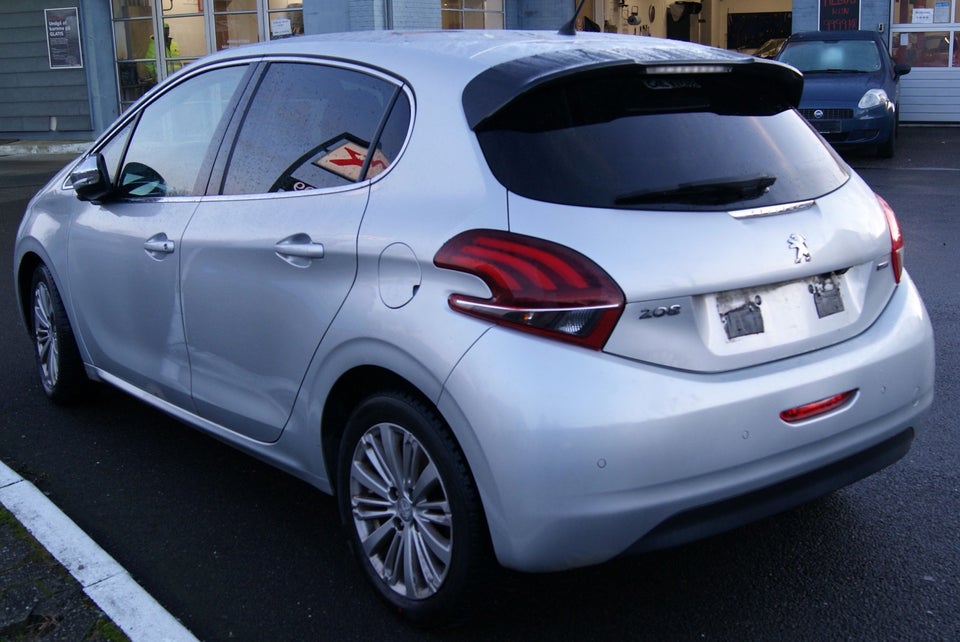 Peugeot 208 1,6 BlueHDi 100 Active 5d