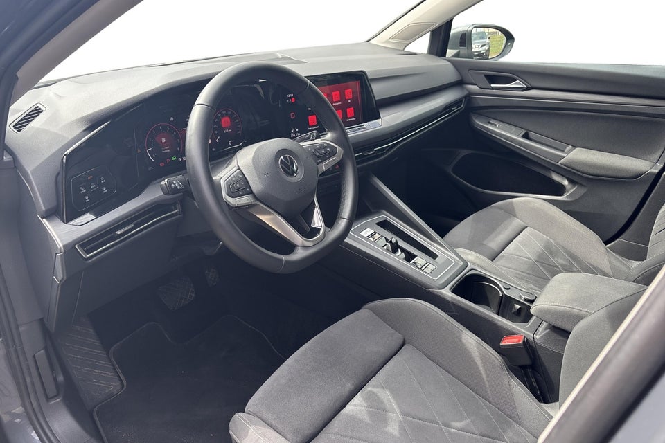 VW Golf VIII 1,5 eTSi 150 Style Variant DSG 5d