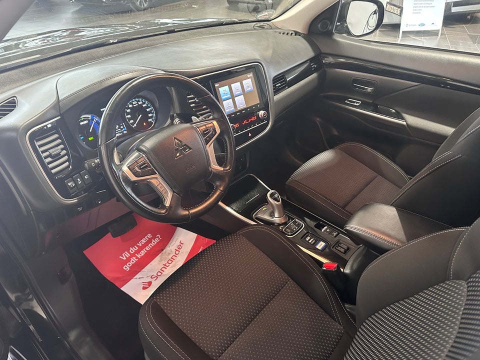 Mitsubishi Outlander 2,4 PHEV Instyle S Edition CVT 4WD 5d