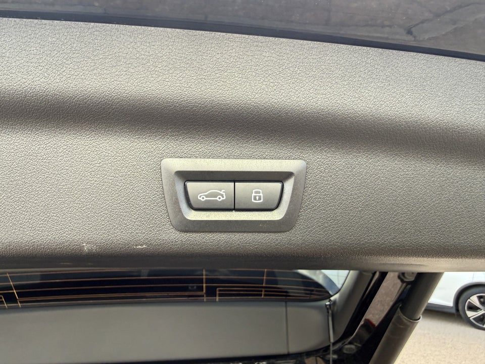 BMW iX1 eDrive20 X-Line 5d