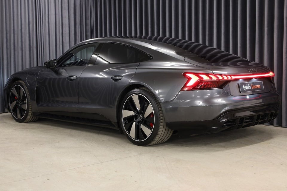 Audi e-tron GT quattro 4d