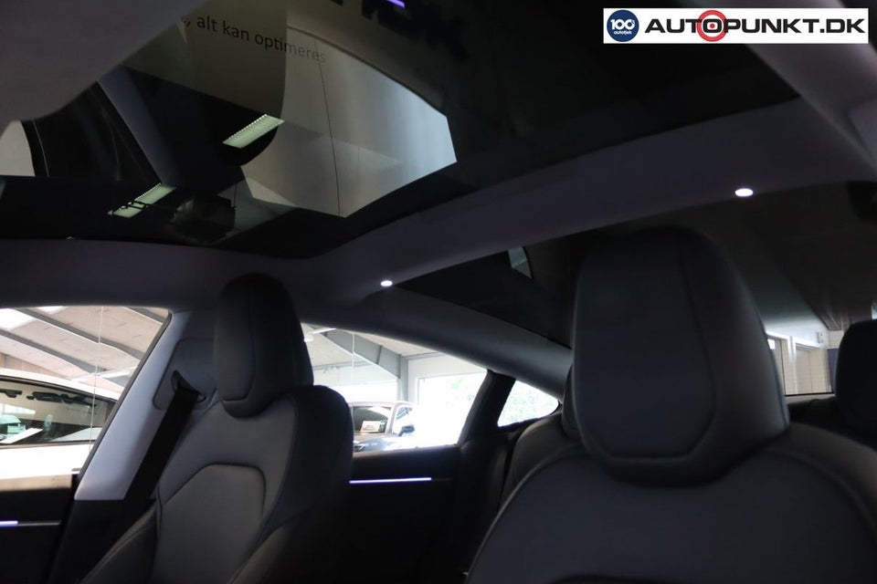 Tesla Model 3 Long Range AWD 4d