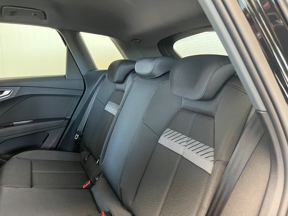 Audi Q4 e-tron 40  5d