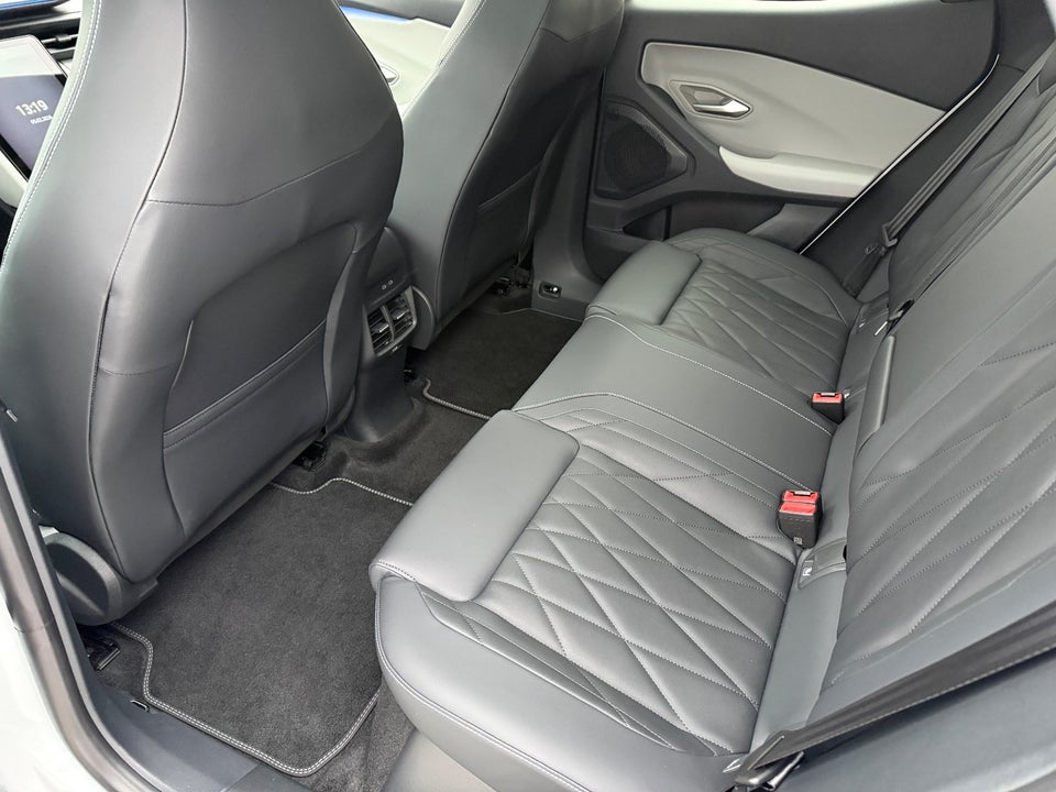 Ford Explorer 77 Premium Extended Range 5d