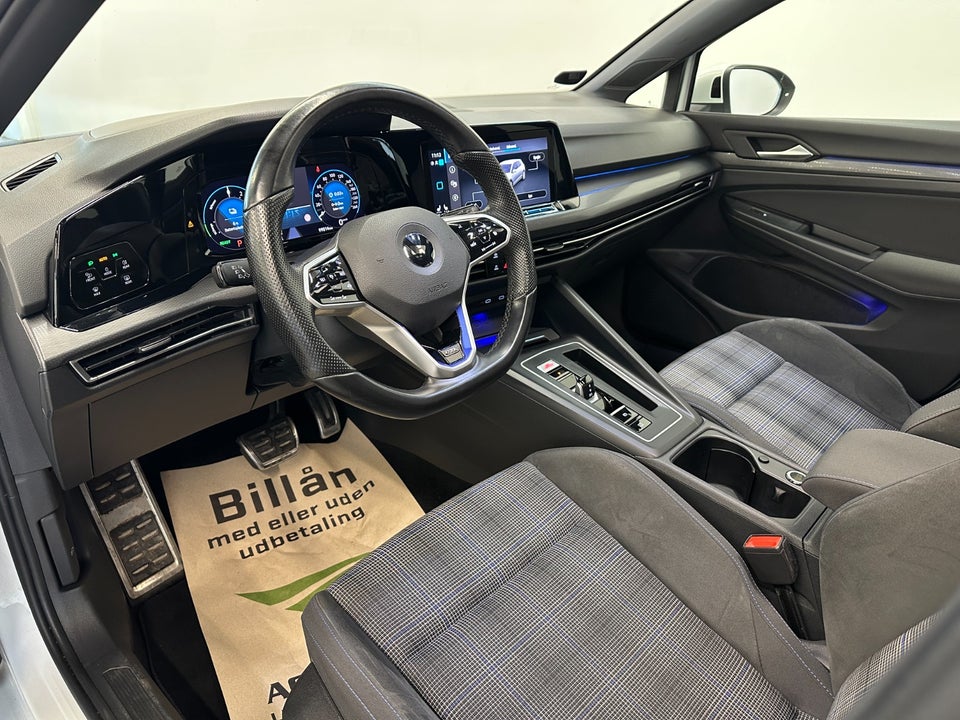 VW Golf VIII 1,4 GTE DSG 5d