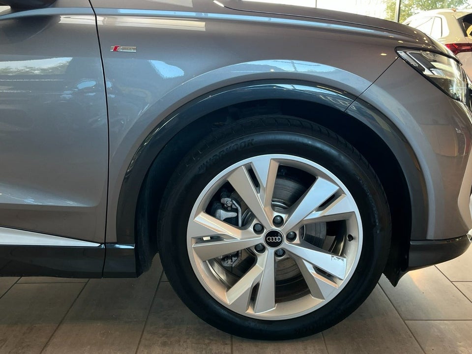 Audi Q4 e-tron 45 S-line 5d