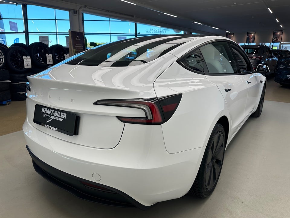 Tesla Model 3 RWD 4d