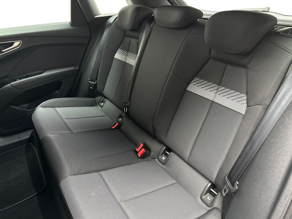 Audi Q4 e-tron 45 S-line 5d