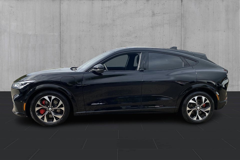 Ford Mustang Mach-E 98 Premium Extended Range AWD 5d