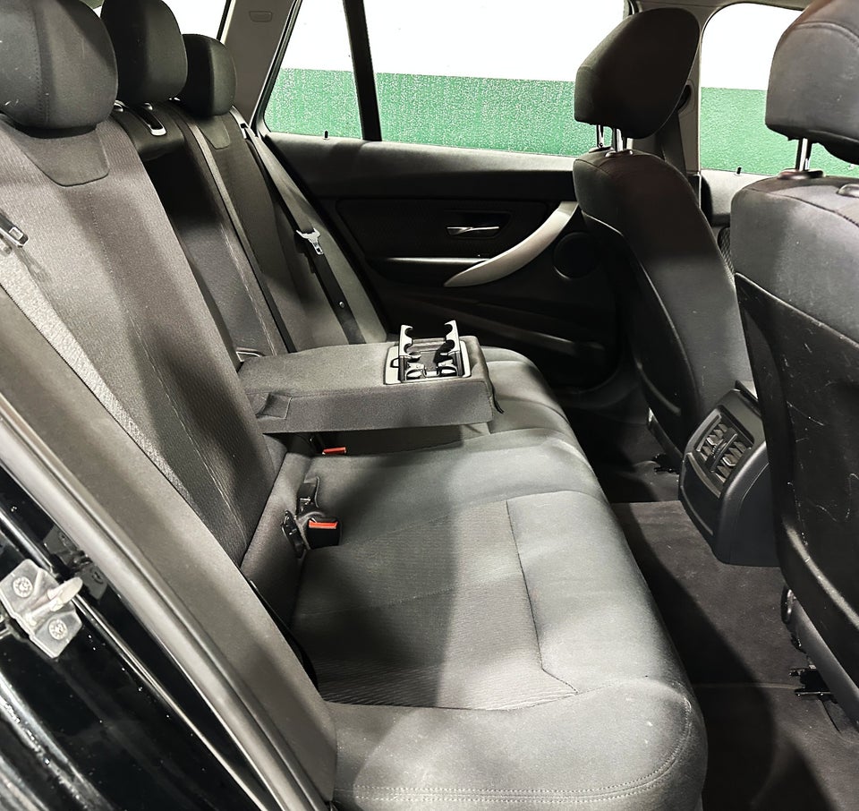 BMW 320d 2,0 Touring 5d