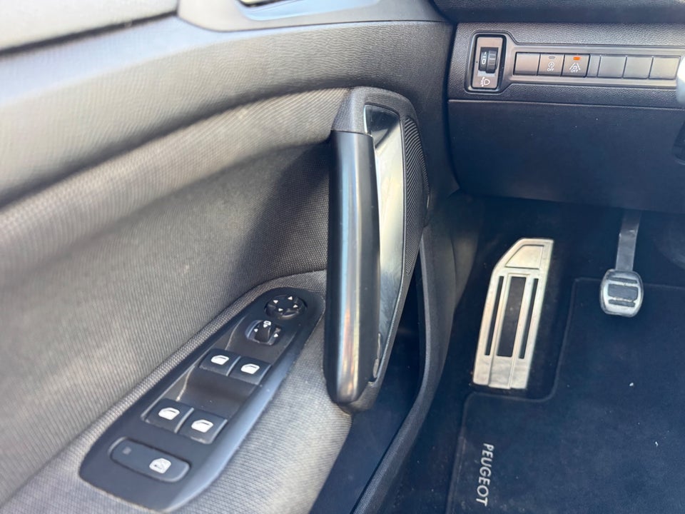 Peugeot 308 1,6 BlueHDi 120 Allure Sky SW 5d