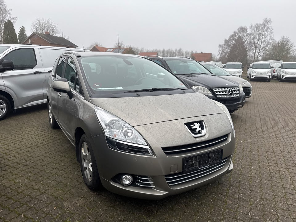 Peugeot 5008 1,6 HDi 114 Style 5d