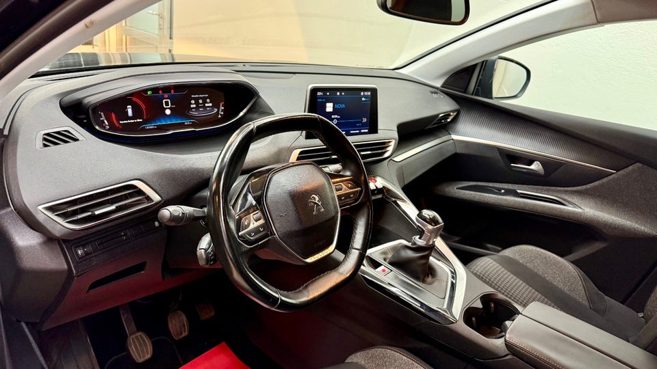 Peugeot 5008 1,2 e-THP 130 Allure 7prs 5d