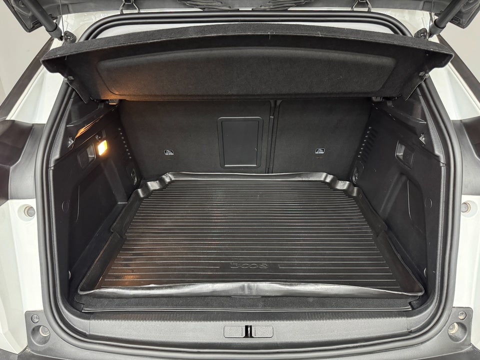 Peugeot 3008 1,6 Hybrid4 Allure Pack Limited EAT8 5d