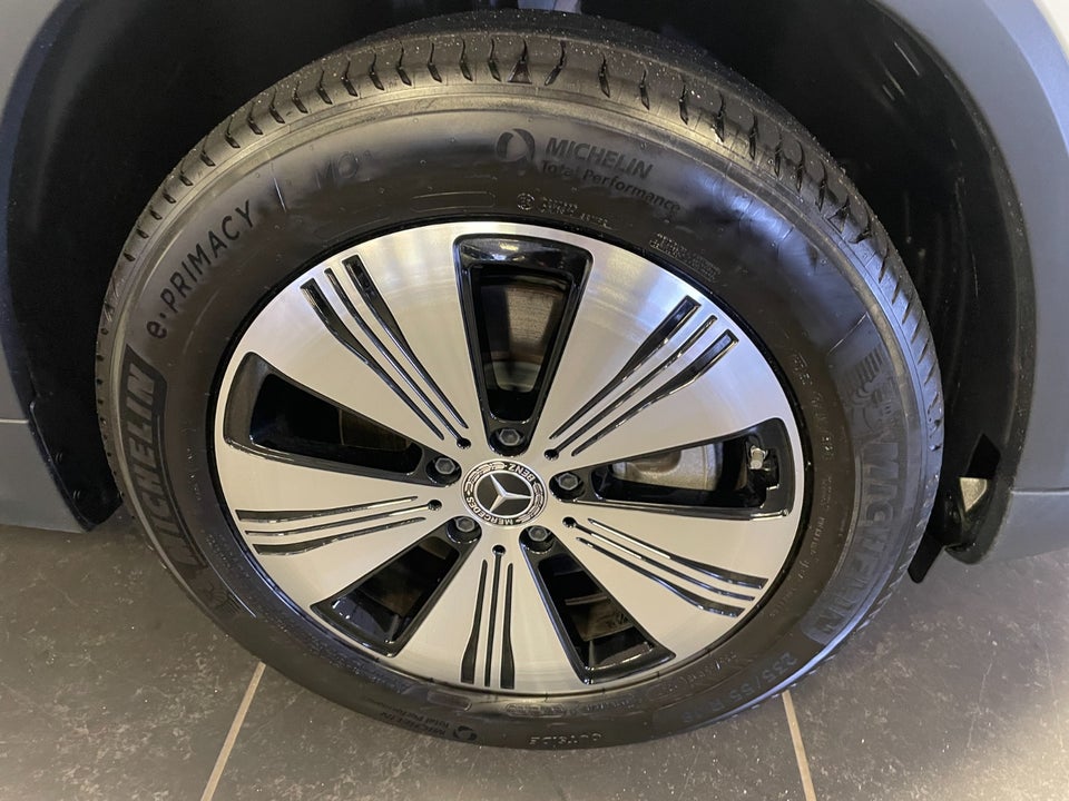 Mercedes EQA350 4Matic 5d