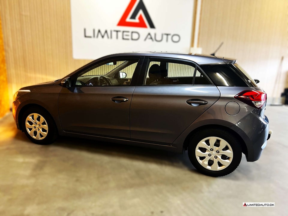 Hyundai i20 1,25 Passion 5d