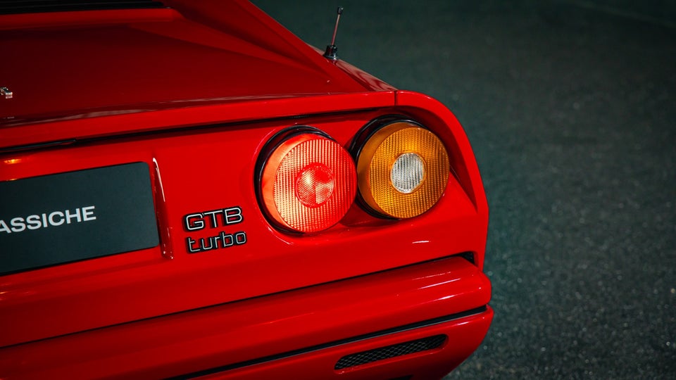 Ferrari 208 2,0 GTB Turbo 2d
