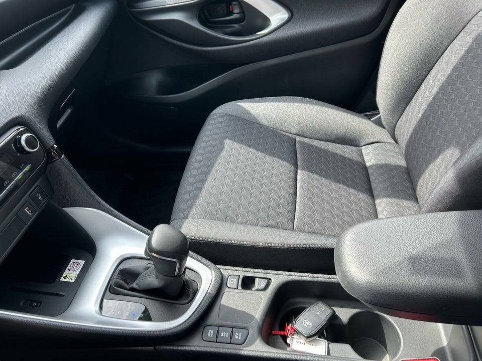 Toyota Yaris 1,5 Hybrid Active Tech+ e-CVT 5d