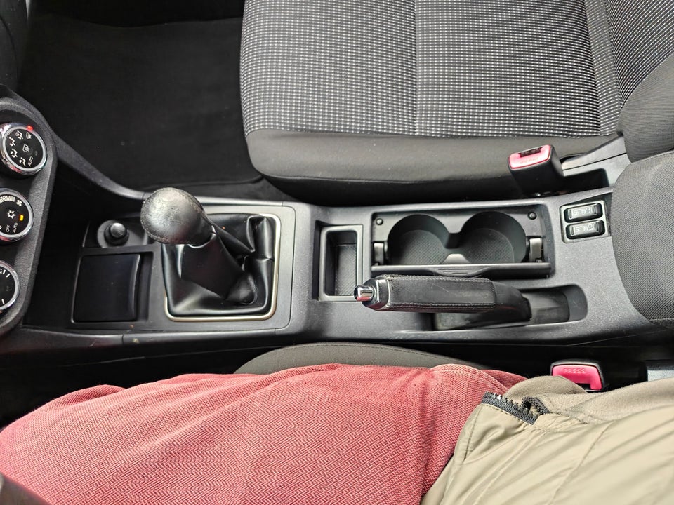 Mitsubishi Lancer 1,6 Invite SportBack 5d