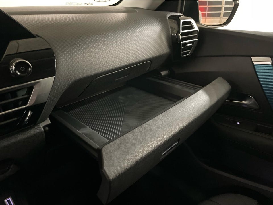 Citroën ë-C4 X 50 Shine 4d