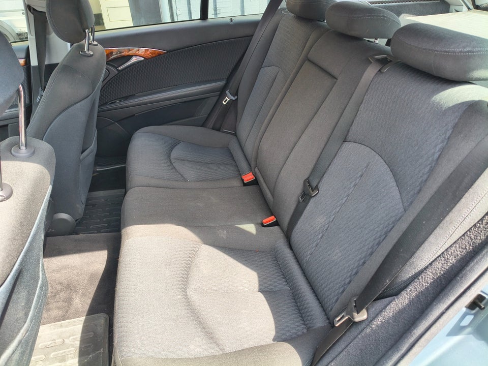 Mercedes E240 2,6 Elegance stc. aut. 5d