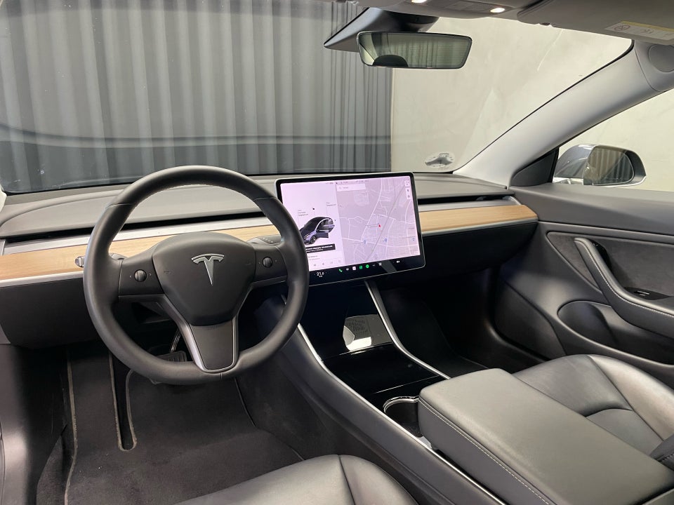 Tesla Model 3 Long Range AWD 4d