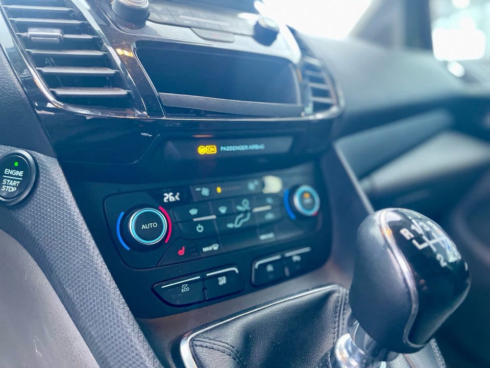 Ford Transit Connect 1,5 EcoBlue Limited kort