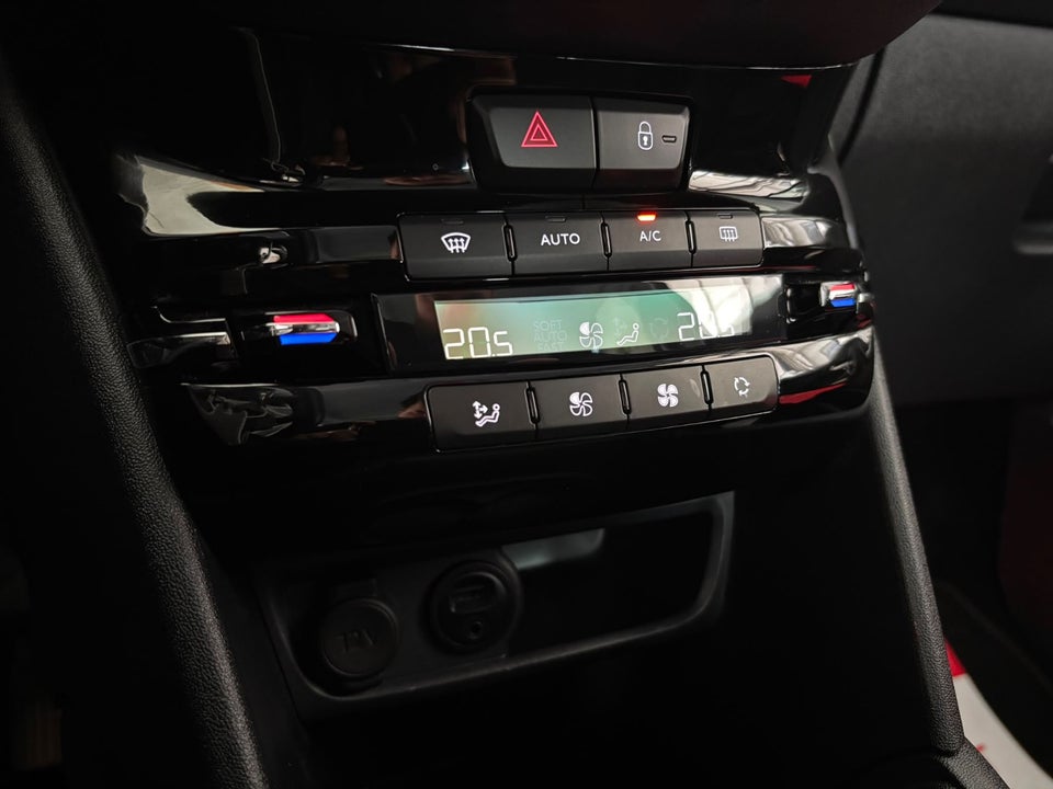 Peugeot 208 1,2 VTi 82 Allure 5d