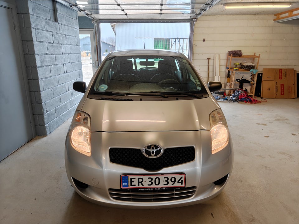 Toyota Yaris 1,0 Terra 5d