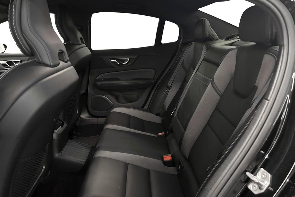 Volvo S60 2,0 T8 ReCharge R-Design aut. AWD 4d