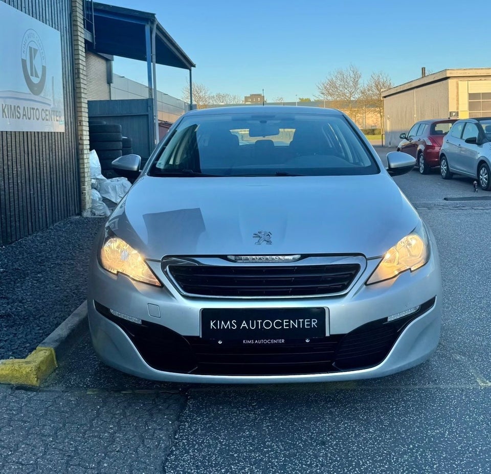 Peugeot 308 1,2 VTi 82 Active 5d