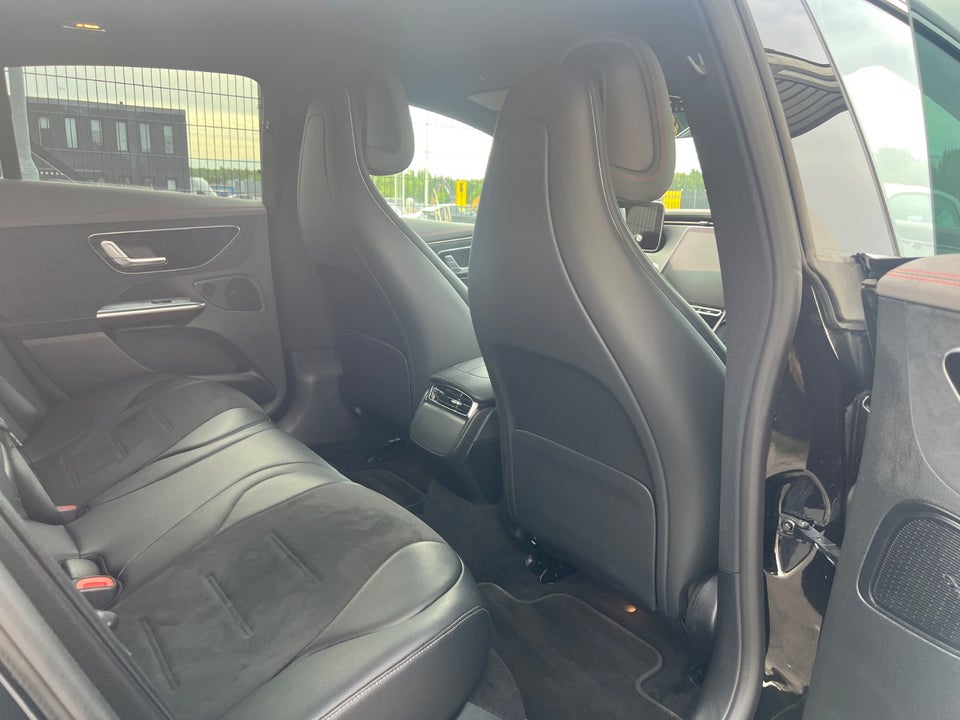 Mercedes EQE300 AMG Line 4d