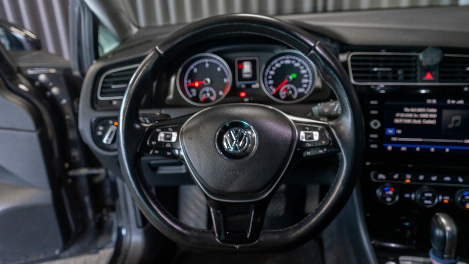VW Golf VII 2,0 TDi 150 Highline Variant DSG 5d