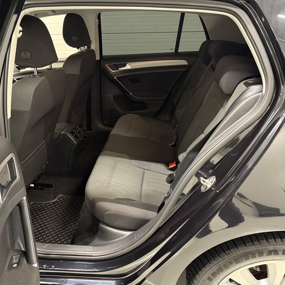 VW Golf VII 1,6 TDi 105 Comfortline BMT 5d