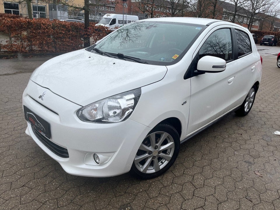 Mitsubishi Space Star 1,2 Black & White CVT 5d