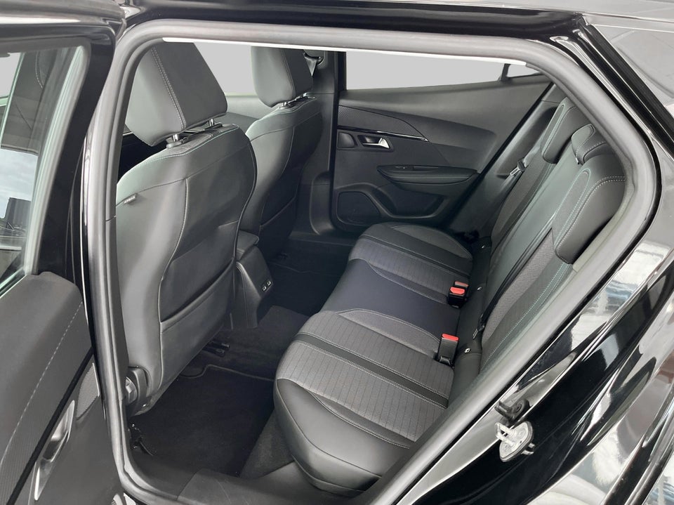 Peugeot 2008 1,2 PureTech 130 Allure Pack 5d