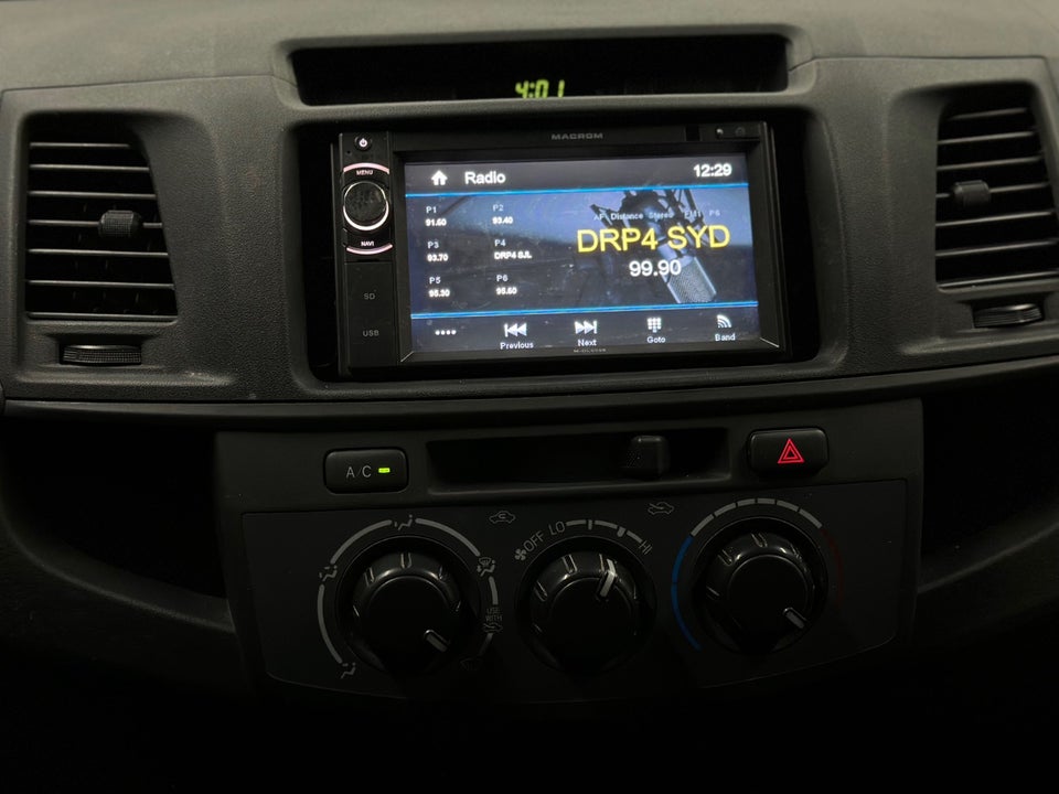 Toyota HiLux 2,5 D-4D 144 Db.Kab 4x4 T2 4d