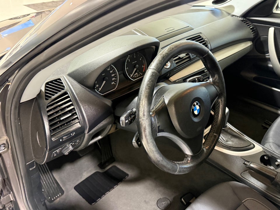BMW 118d 2,0 Advantage aut. 3d