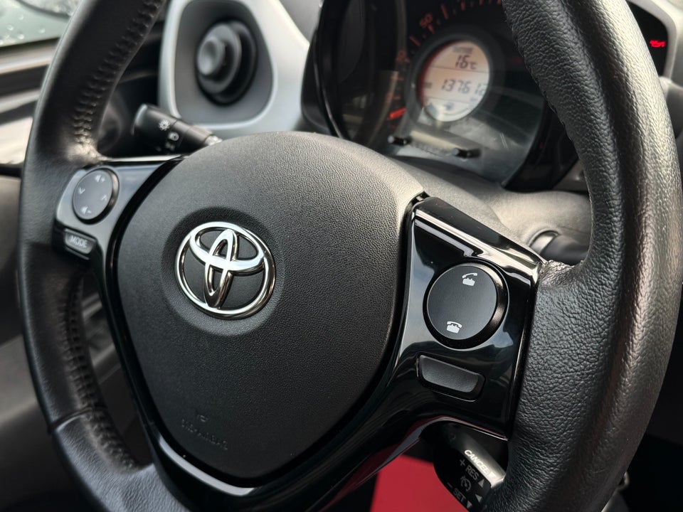 Toyota Aygo 1,0 VVT-i x-black II 5d