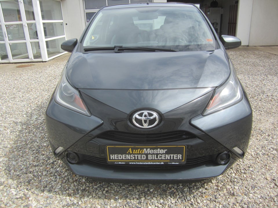 Toyota Aygo 1,0 VVT-i x-play 5d